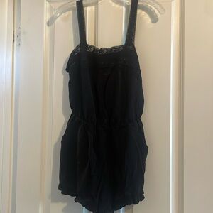 Adorable black Romprr